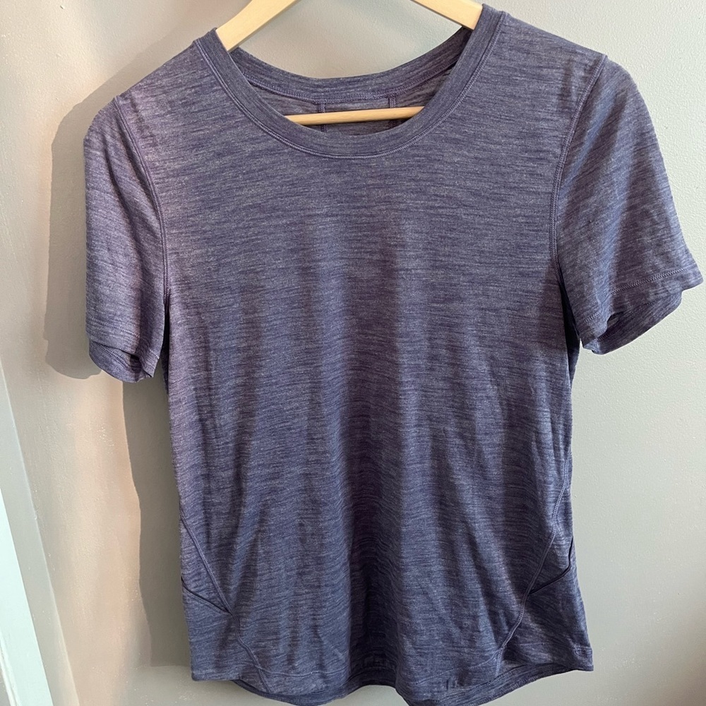 Lululemon size 4